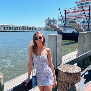 Meet your Posher, Alexandra